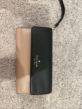 kate spade Black and Taupe Two-Tone Leather Wristlet